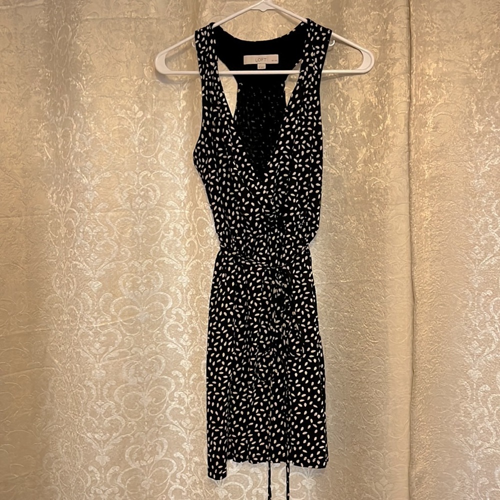 LOFT Black And White Faux Wrap Dress With Tie Belt. Size Medium Petite.